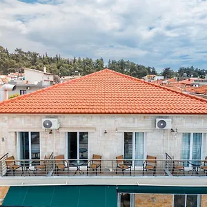 κάντε κράτηση εδώ